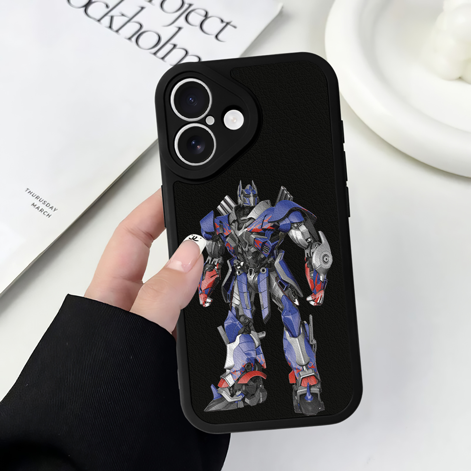 （画像用） Transformers トランスフォーマー 【iPhone 16シリーズ対応】シリコンスマホケース（レザー調） 材質：シリコン